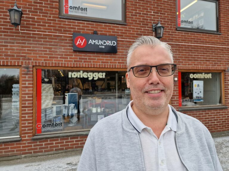 NY SJEF: Morten Svensen er ny avdelingsleder hos Amundrud VVS på Kirkenær. Han er glad for at konsernet vil satse på gode lokalavdelinger som denne.