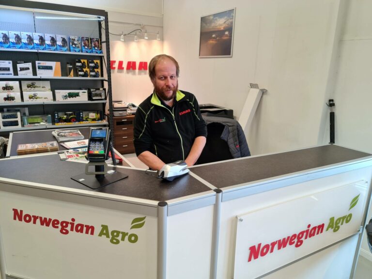 SATSER I VÅLER: Norwegian Agro fortsetter å satse på Våler-avdelingen. Butikkansvarlig Geir Arne Myrvold forteller om god omsetning.